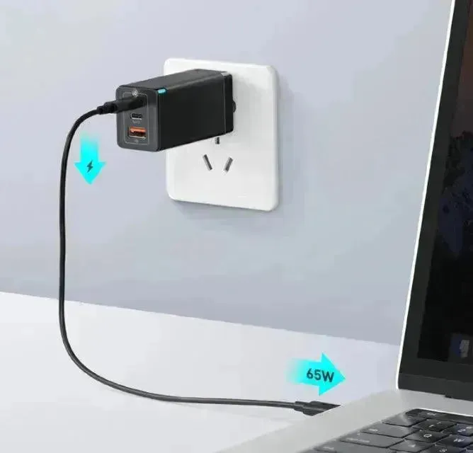 Fast mobile phone charger With USB and Type C port