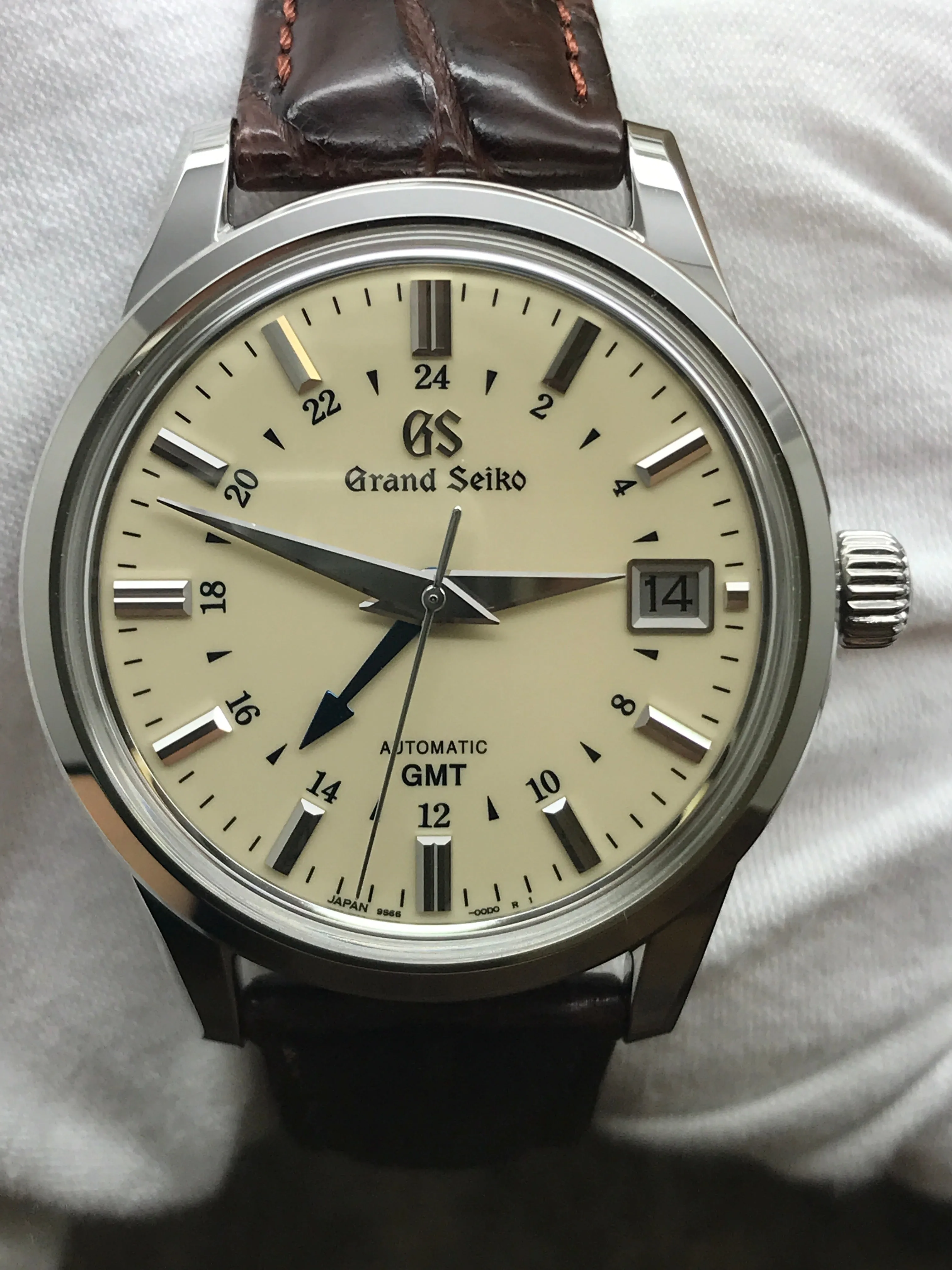 Grand Seiko Elegance Gmt SBGM221 Ivory Dial Automatic Men's Watch