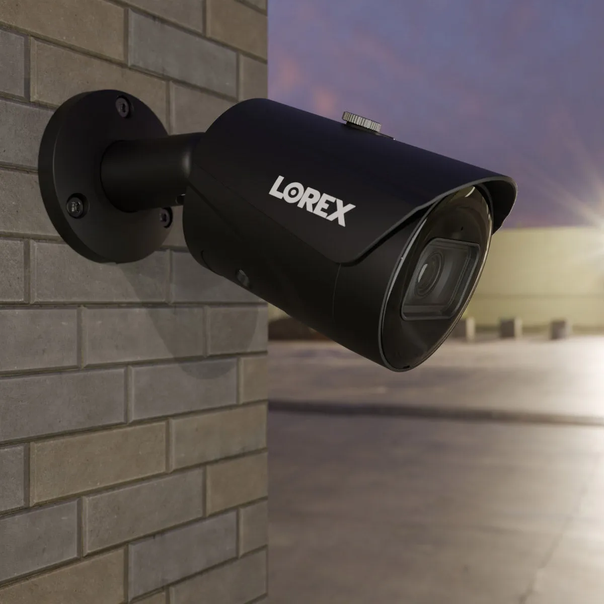 Lorex Fusion Series 4K  16 Channel (8 Wired   8 Fusion Wi-Fi) 2TB Wired System with A14 Wired 4K IP Bullet Cameras