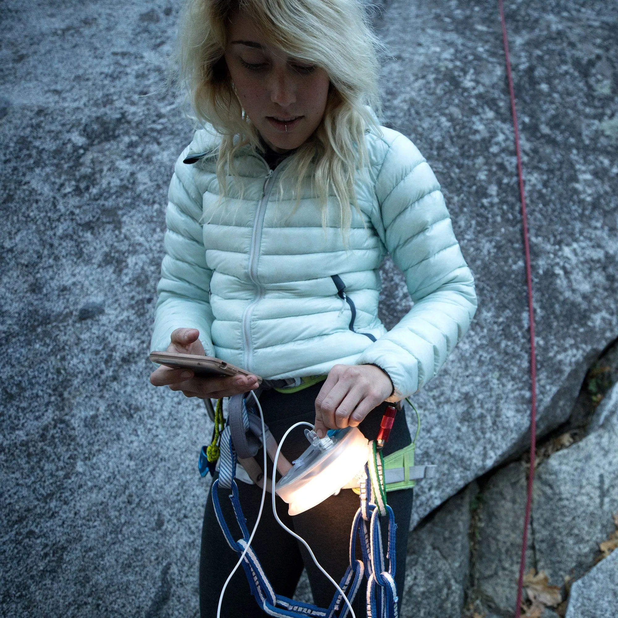 Luci Pro Lux: Solar Inflatable Lantern   Charger