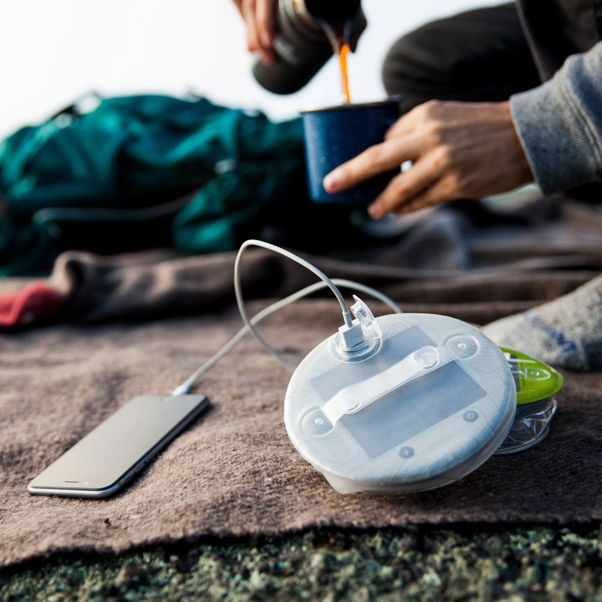 Luci Pro Lux: Solar Inflatable Lantern   Charger