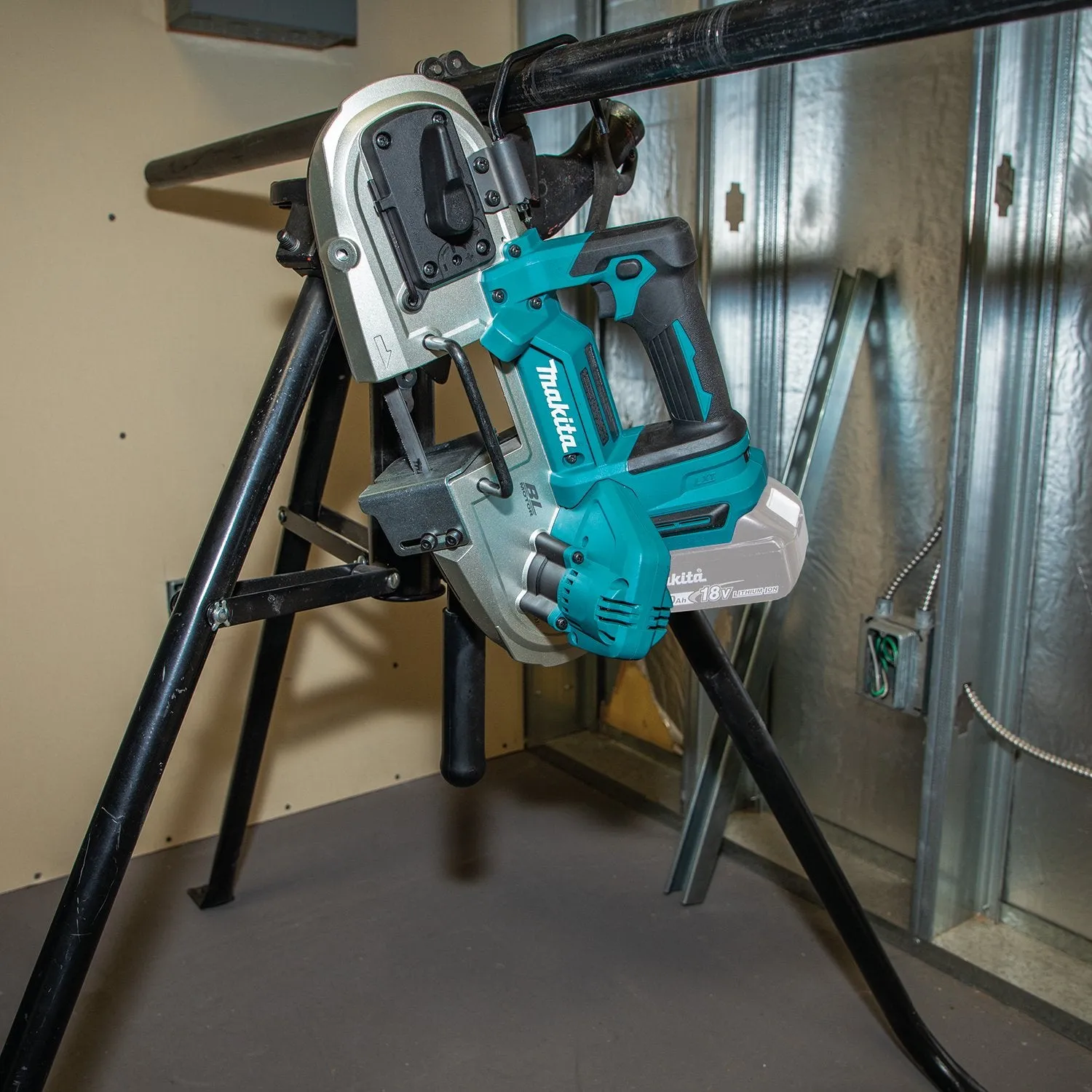 Makita (XBP04Z) 18V Compact Brushless Cordless Band Saw, Tool Only